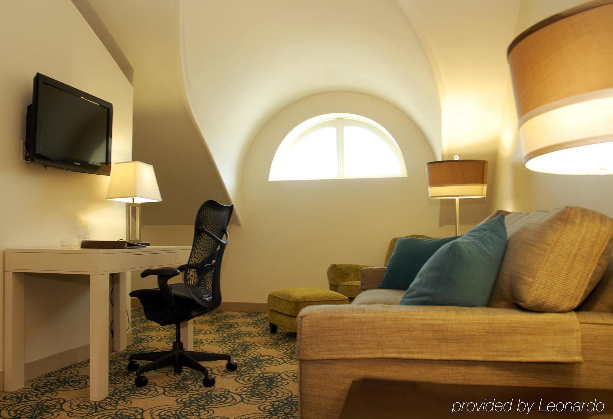 Hotel Skyler Syracuse, Tapestry Collection By Hilton Room photo